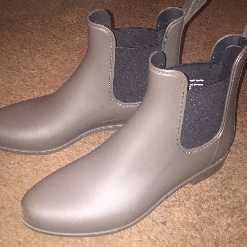 Rain boots